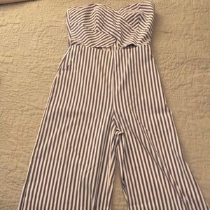 Beautiful tight striped jumpsuit  Fashion Nova S